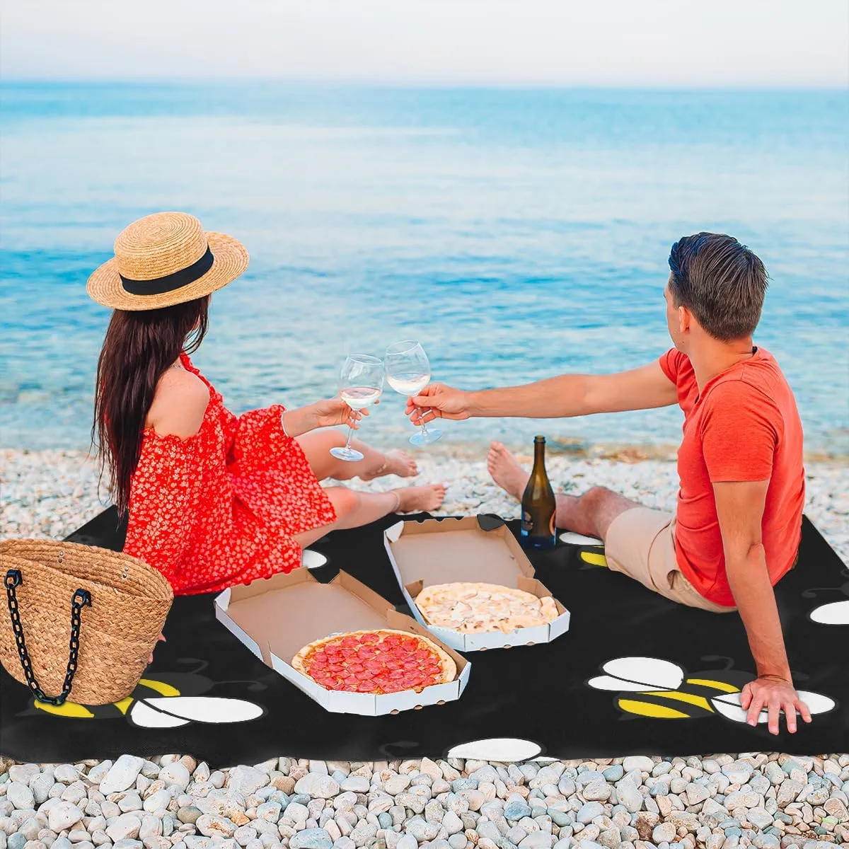 Beach Blanket, Bee Sandproof Beach Mat, Waterproof Quick Drying Sand Free Mat with 4 x Ground Spikes for Outdoor Travel Camping Hiking, Animal Bee 68 x 59 in