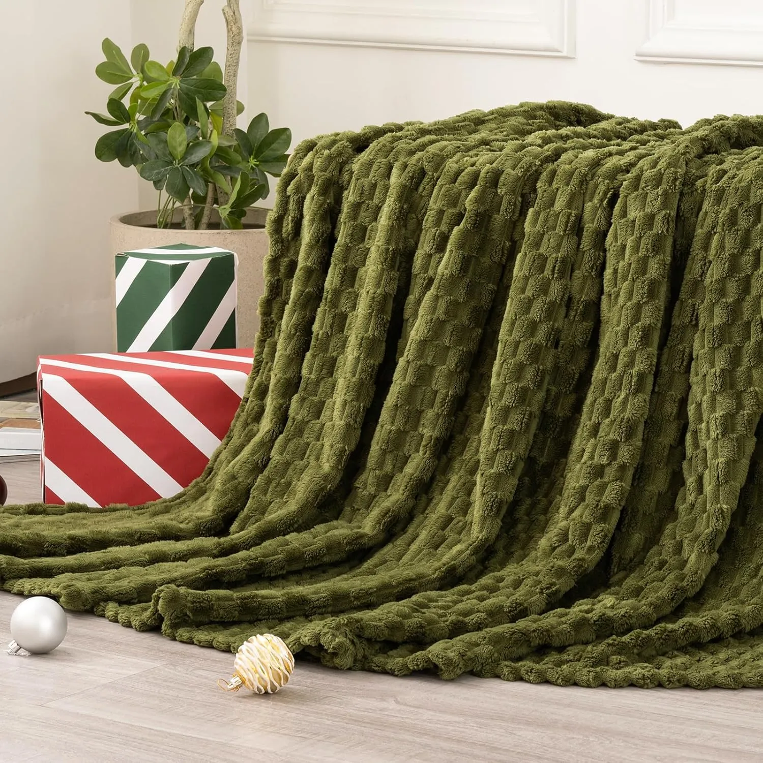 David's Home Ultra Soft Fleece Blanket Queen Size, Warm Lightweight 3D Jacquard Flannel Blanket for Fall Winter, Fluffy Cozy Luxury Plush Suitable for Bed Room Decor,90"x90", Oliva Green