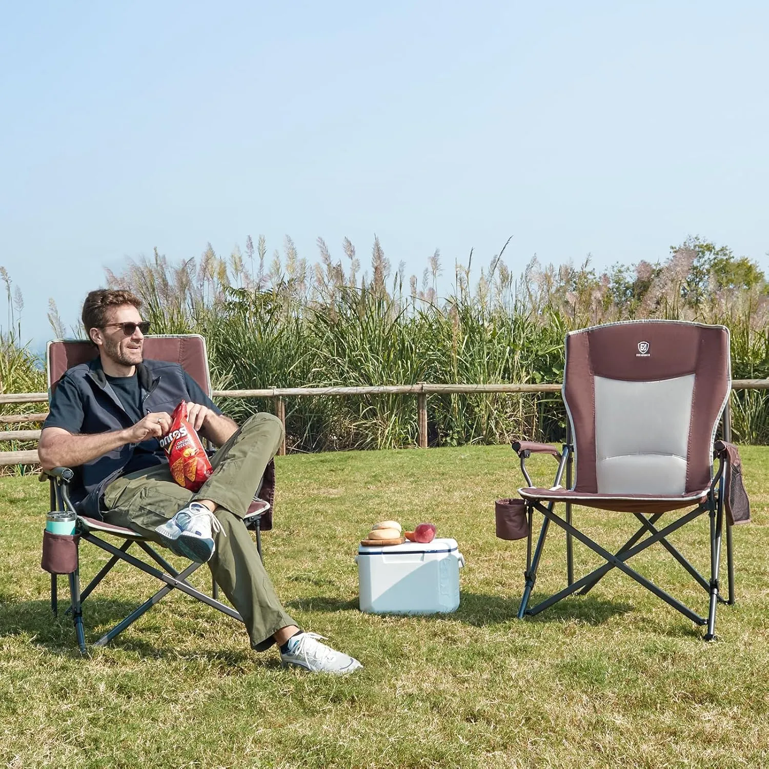EVER ADVANCED Oversized Folding Camping Chair for Adults, Heavy Duty Lawn Chair with Side Pockets, Portable Collapsible Quad Chair for Outside, Support Up to 500lbs
