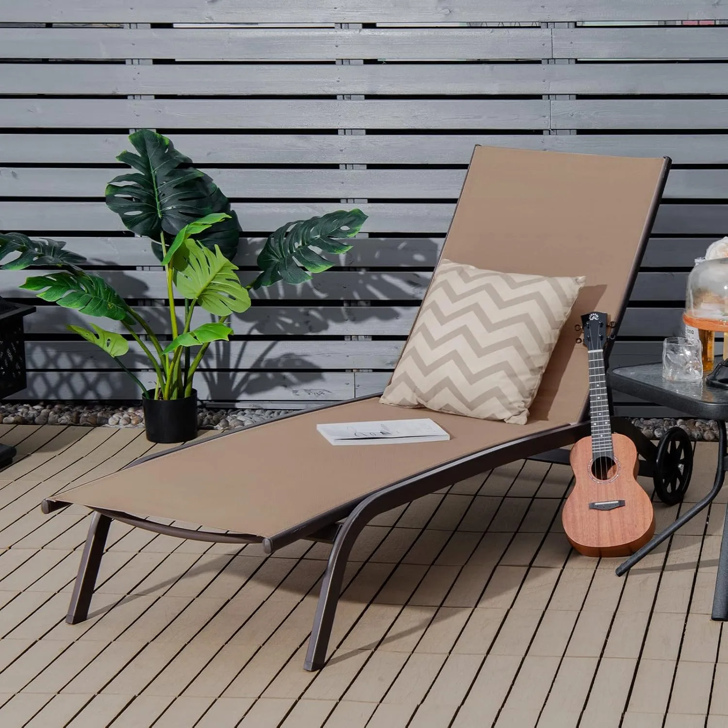 Giantex Patio Lounge Chairs for Pool Area, Outdoor Chaise Lounger with 6 Adjustable Position Smooth Wheels and Quick-Drying Fabric, Lawn Recliner for Backyard, Garden Sunbathing Chair (1, Brown)