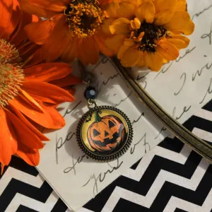Jack O Lantern w/Bat Glass Cabochon Retro Halloween Brass Book Hook / Bookmark
