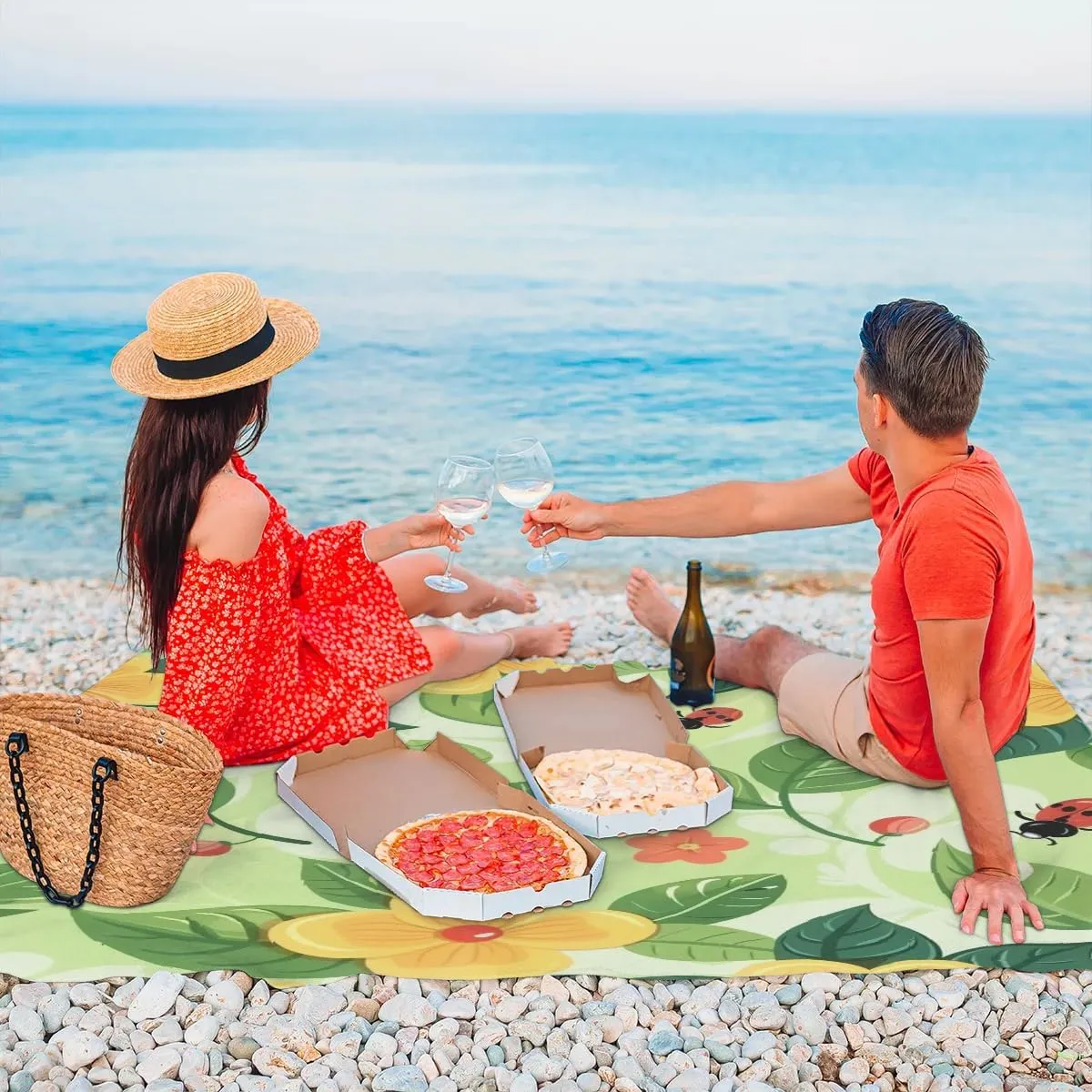 Spring Beach Blanket, Sandproof Beach Mat, Adults Waterproof Quick Drying Sand Free Mat with 4 x Ground Spikes for Outdoor Travel Camping Hiking, Ladybugs